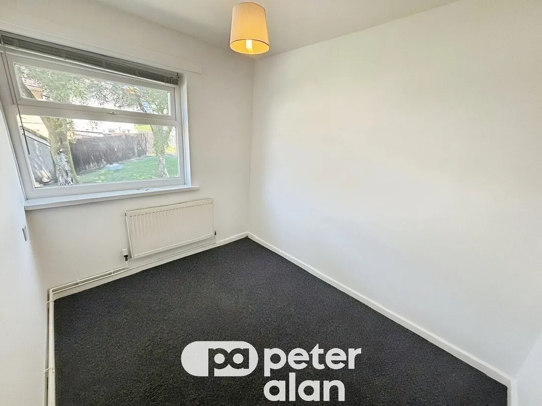 Flat Idris Davies Place in Tredegar
