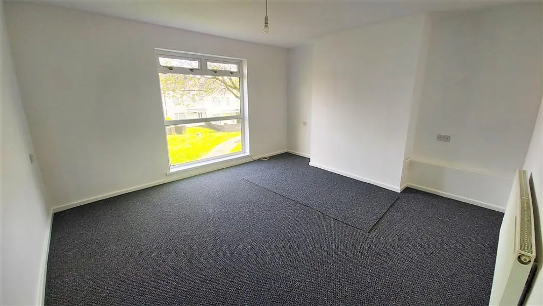 Flat Idris Davies Place in Tredegar