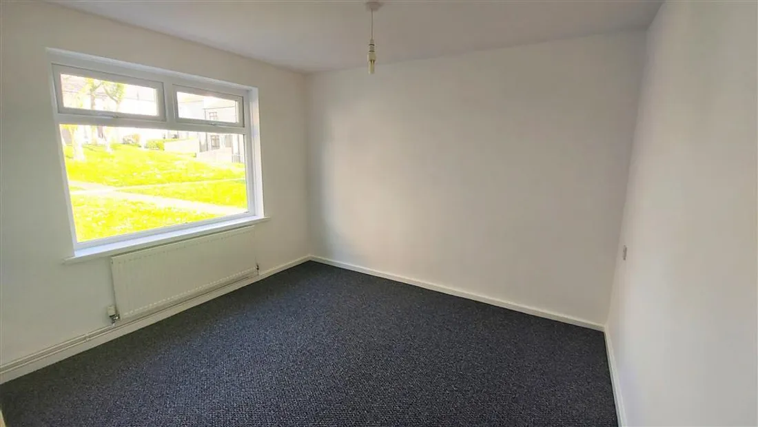 Flat Idris Davies Place in Tredegar