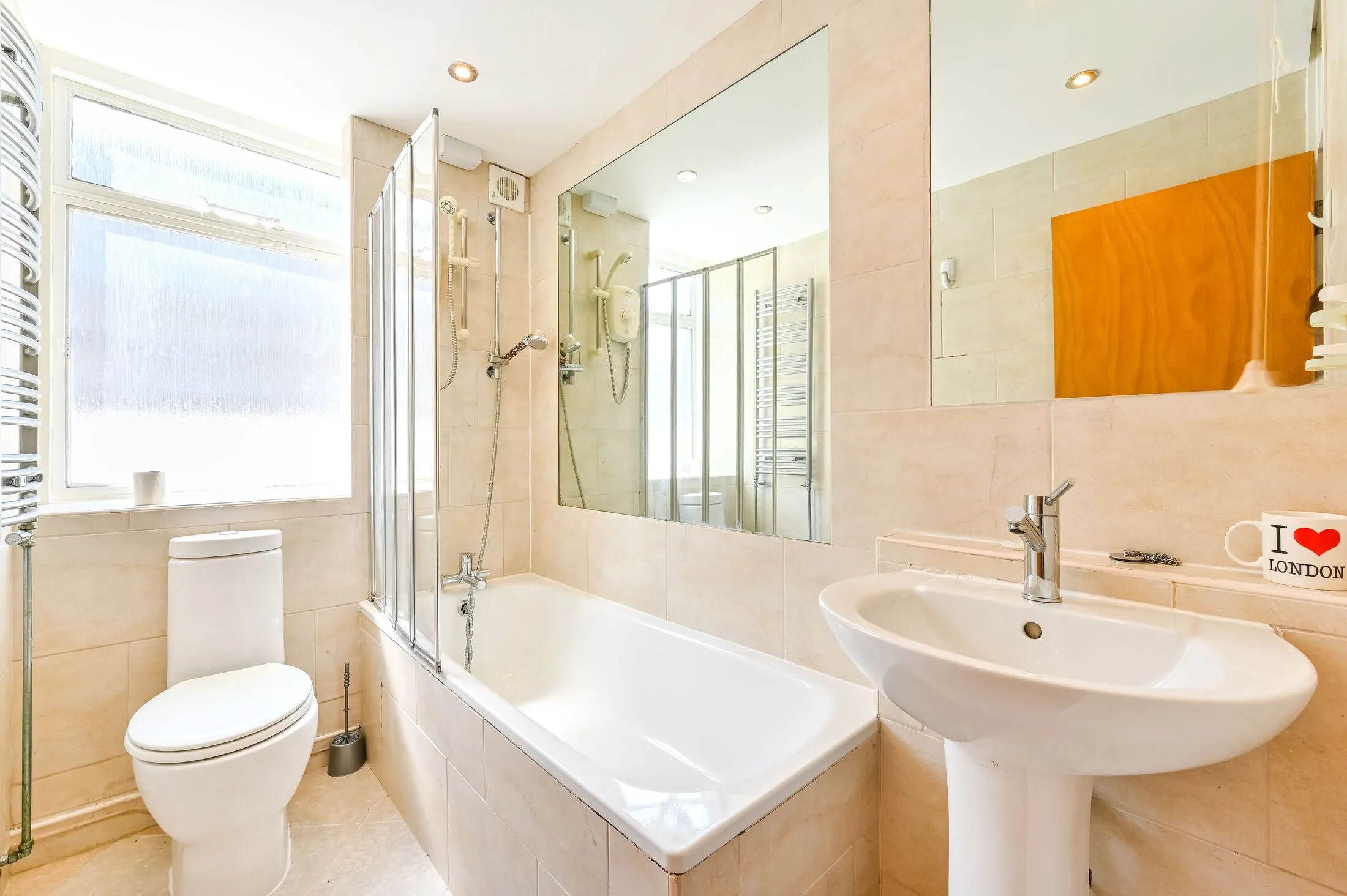 Flat Chester Close South in Greater London