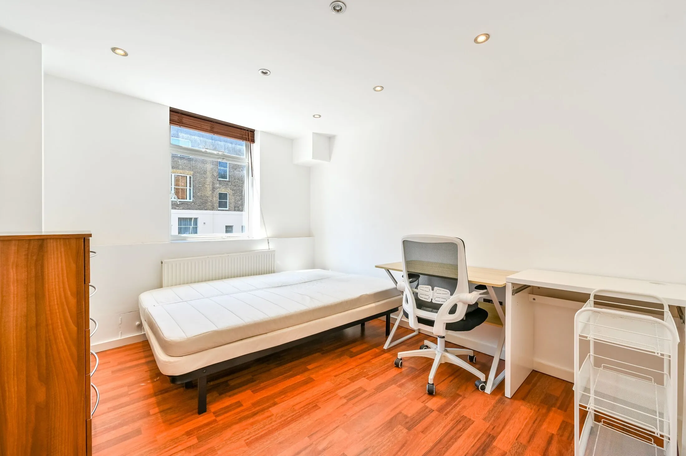 Flat Chester Close South in Greater London