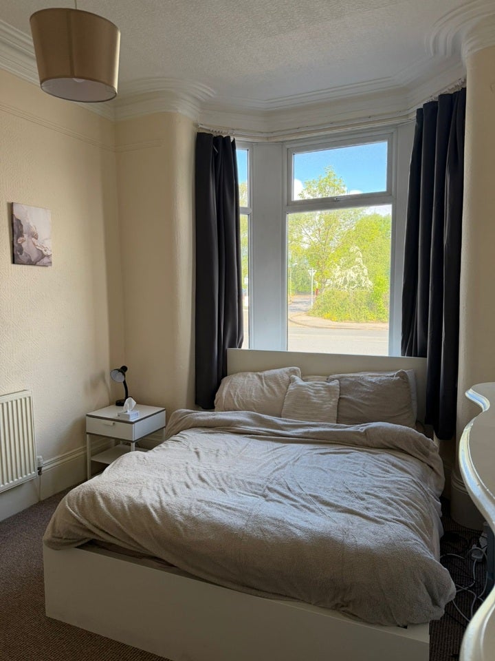 Room Oldham Road in Manchester