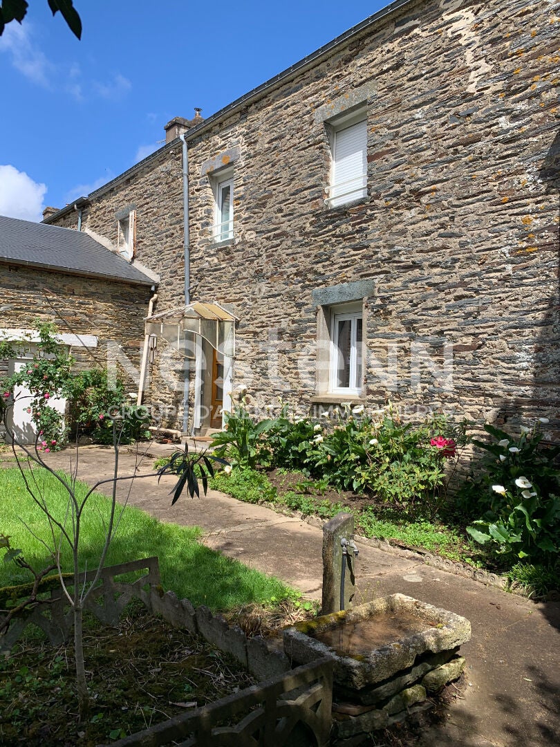 Maison Place de la Libération à Questembert