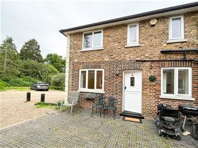 House Portsmouth Road in Elmbridge