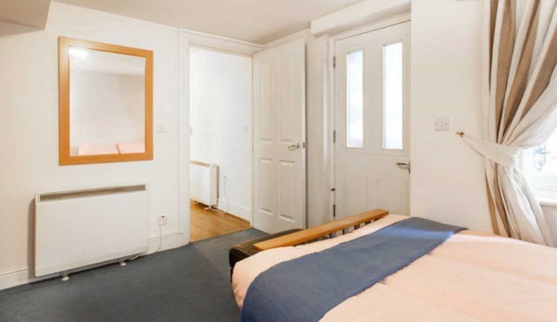 Flat Marloes Road in Greater London