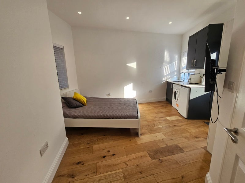 Flat West Green Road in Greater London