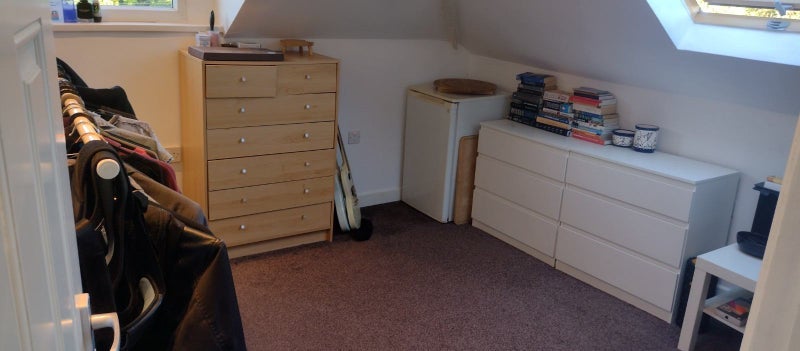 Room Hedge Lane in Greater London