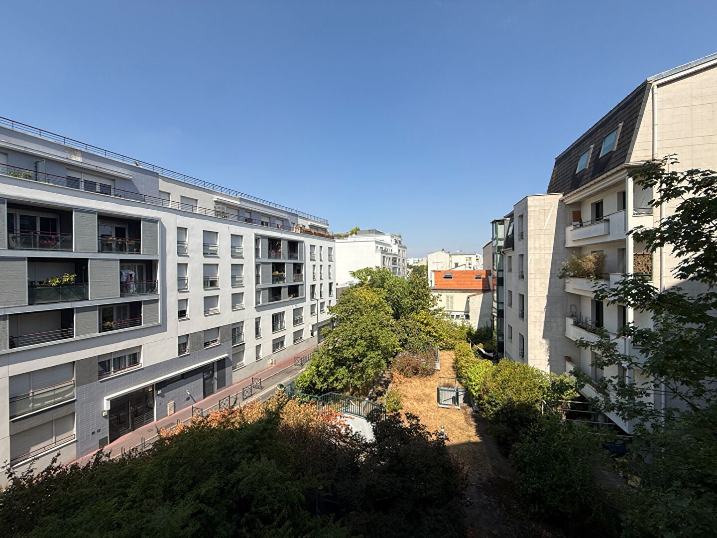 Flat Rue des Frères Chausson in Asnières-sur-Seine