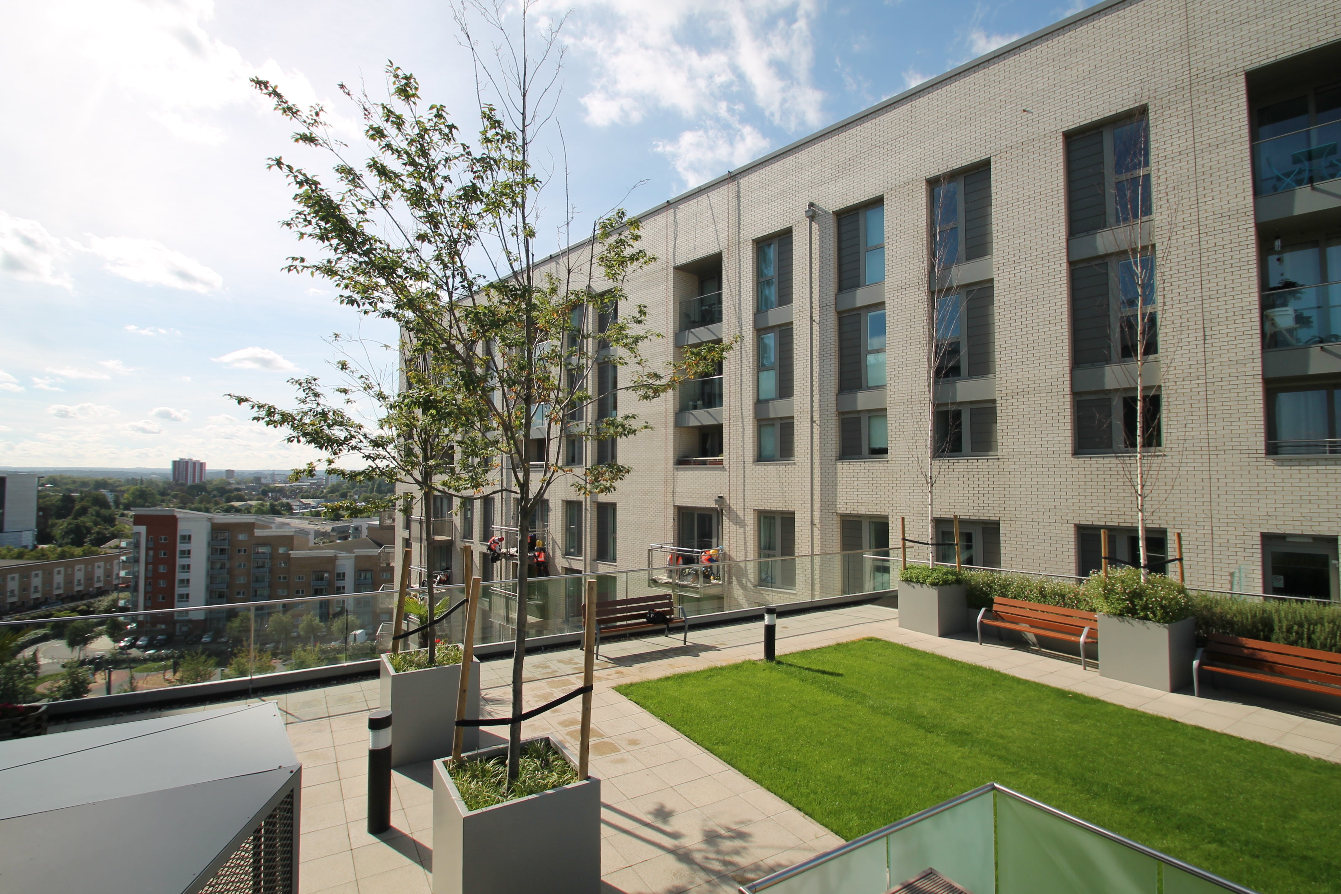 Flat Cornmill Lane in Greater London