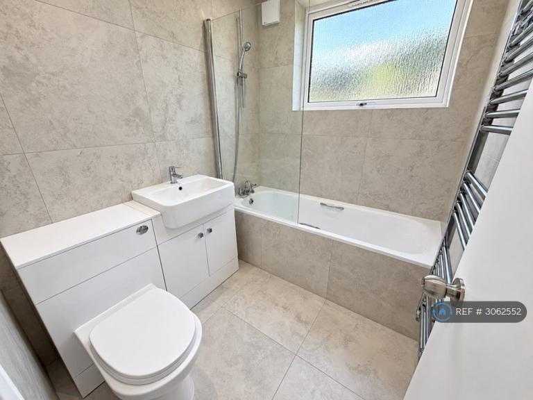 Flat Talbot Road in Greater London