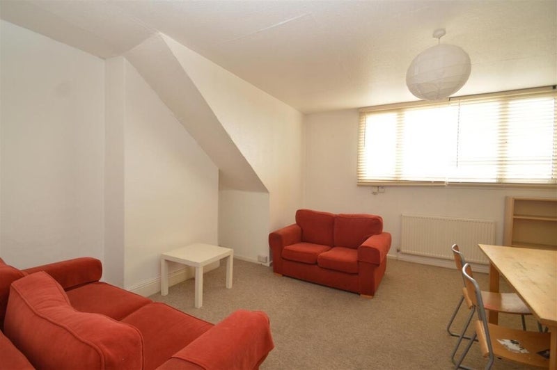 Room Chesterfield Road in Bristol