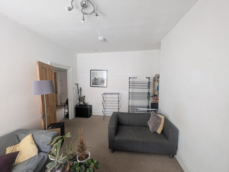 Room Bellevue Road in Greater London