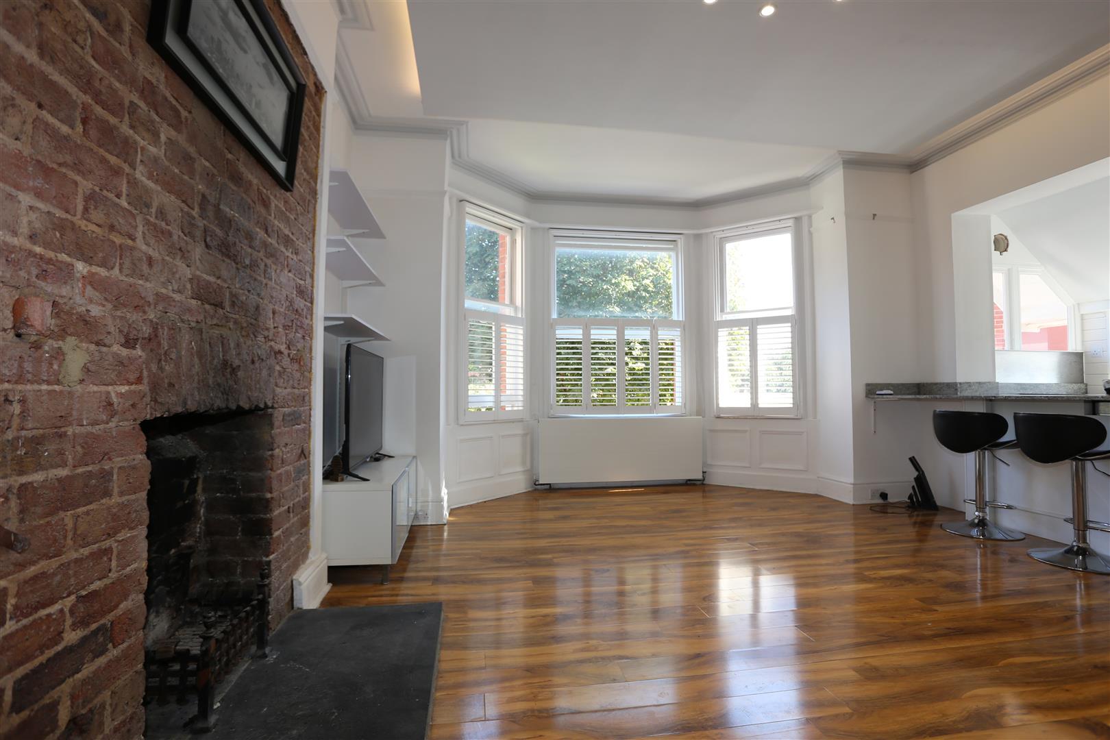 Flat Pembroke Crescent in Portslade by Sea