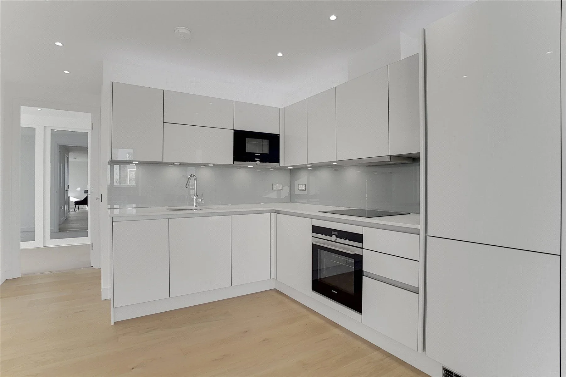 Flat Limeharbour in Greater London
