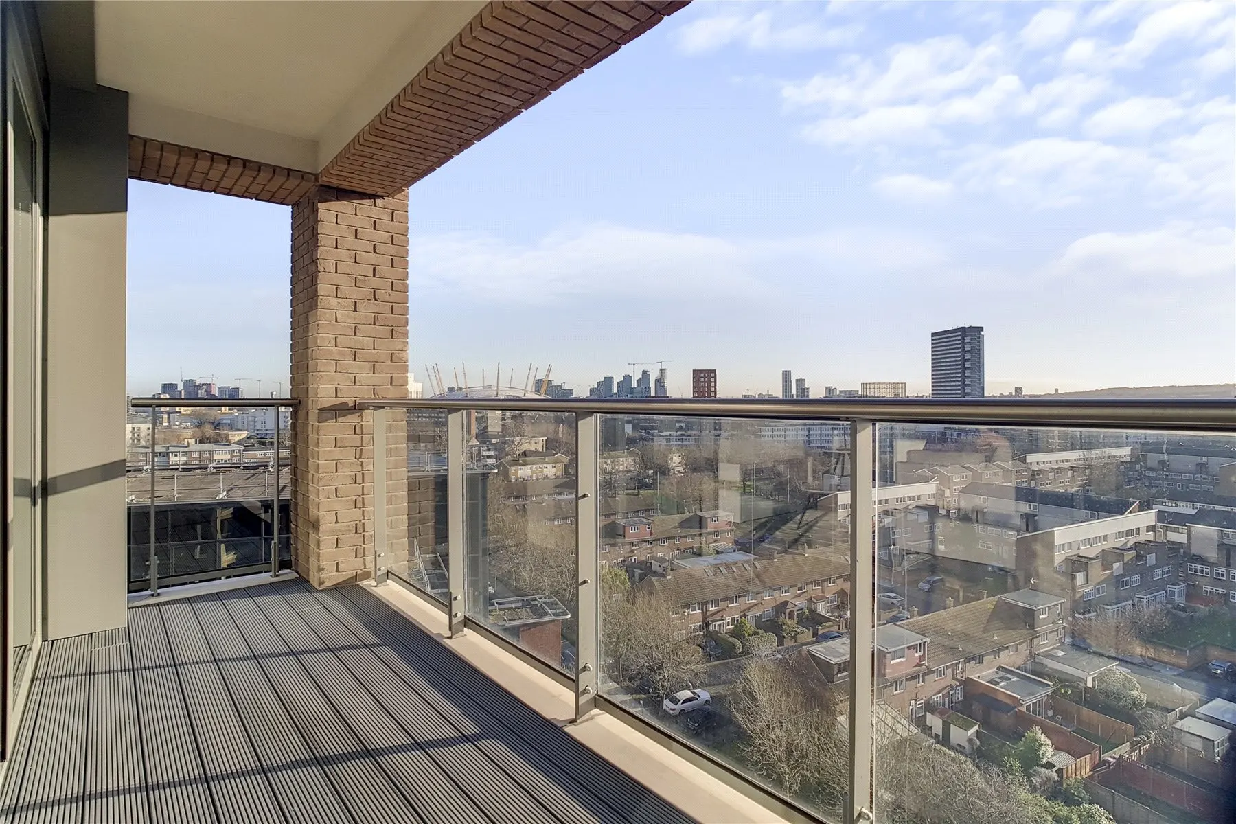 Flat Limeharbour in Greater London