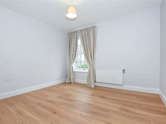 Flat Eton Court in Eton