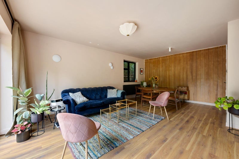 Room Southborough Road in Greater London