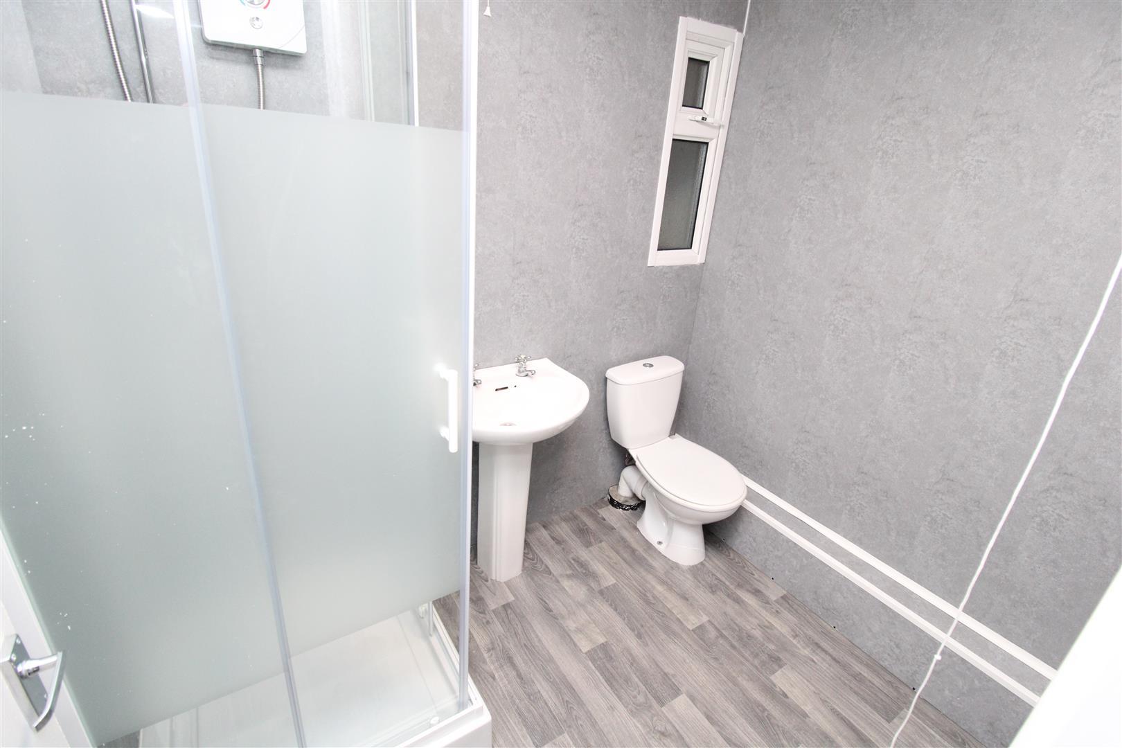 Room Laura Street in Pontypridd