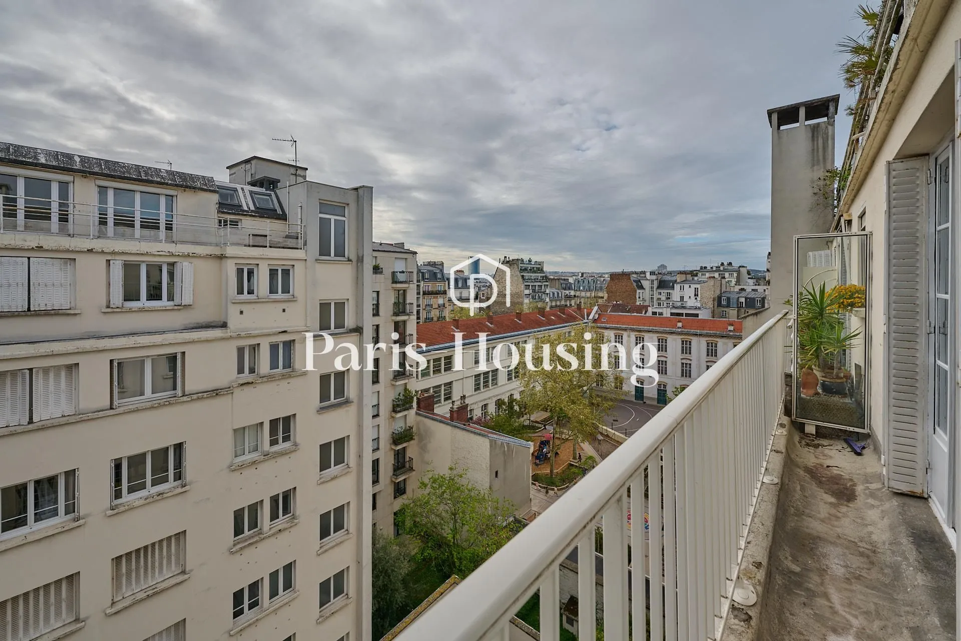 Flat Rue de Musset in Paris