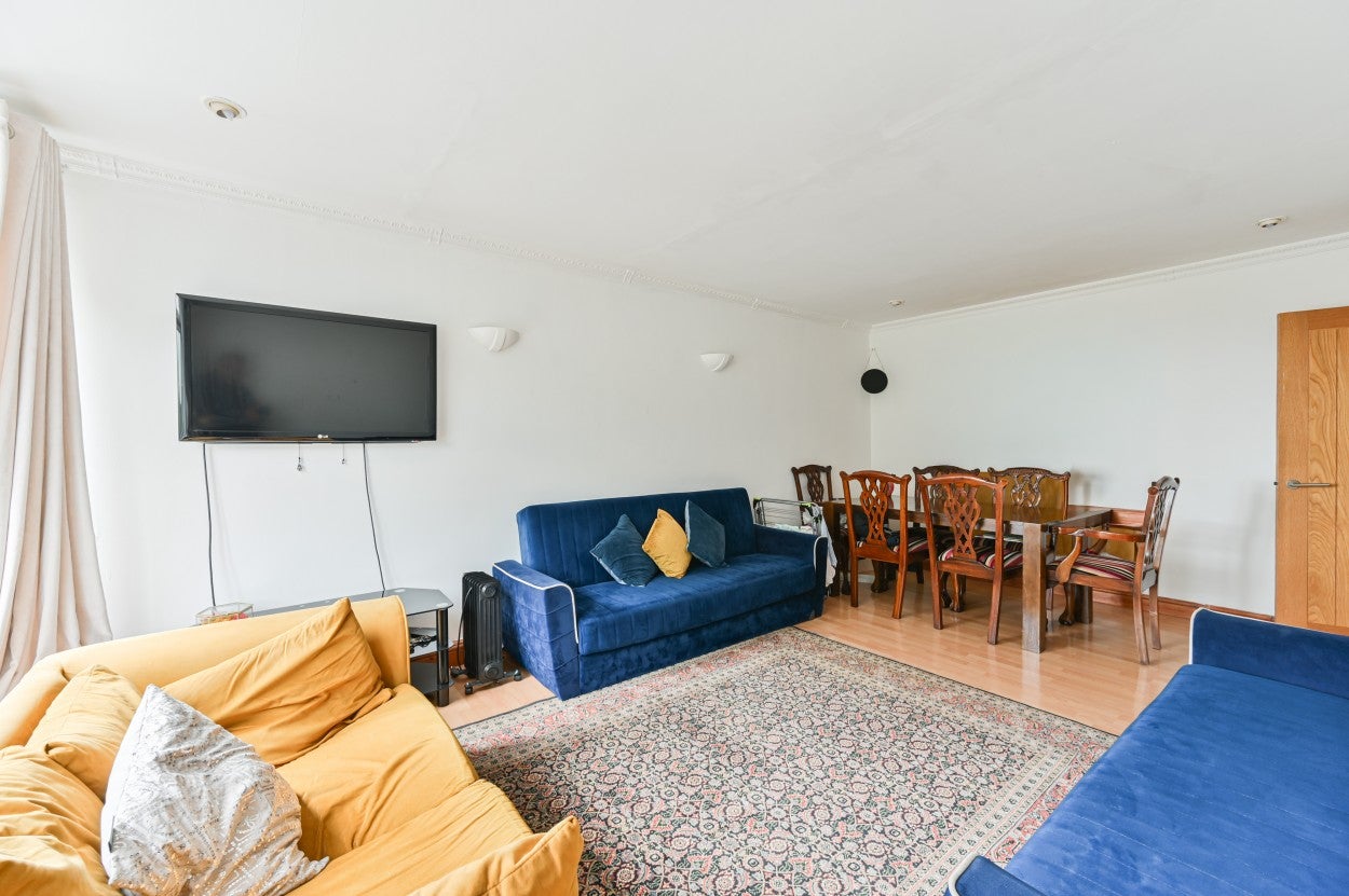 Flat Honor Oak Road in Greater London
