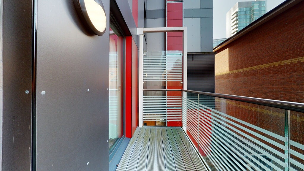 Flat Fairclough Street in Greater London