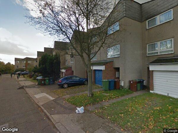 Flat Dobbin Close in Greater London