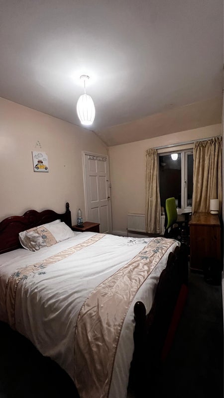 Room Phillimore Road in Birmingham