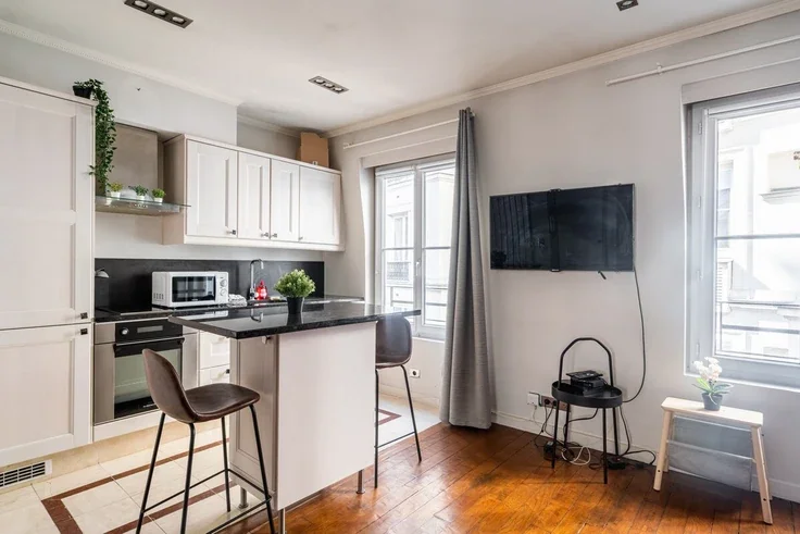 Appartement Rue des Belles Feuilles à Paris