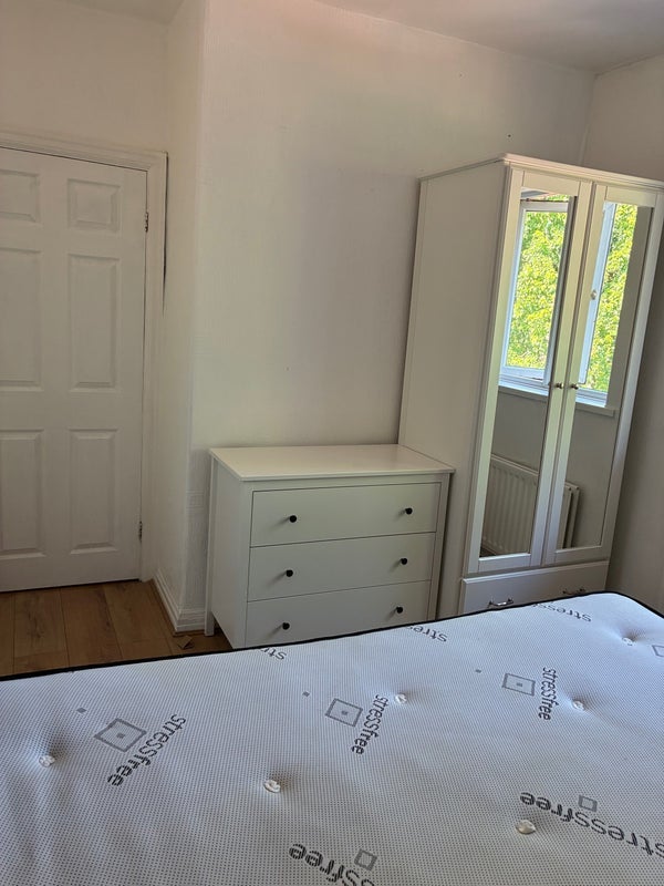 Room Ponteland Road in Newcastle upon Tyne