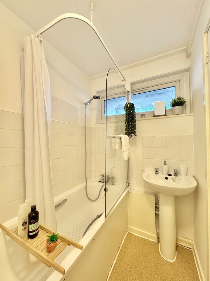 Flat Pasley Close in Greater London