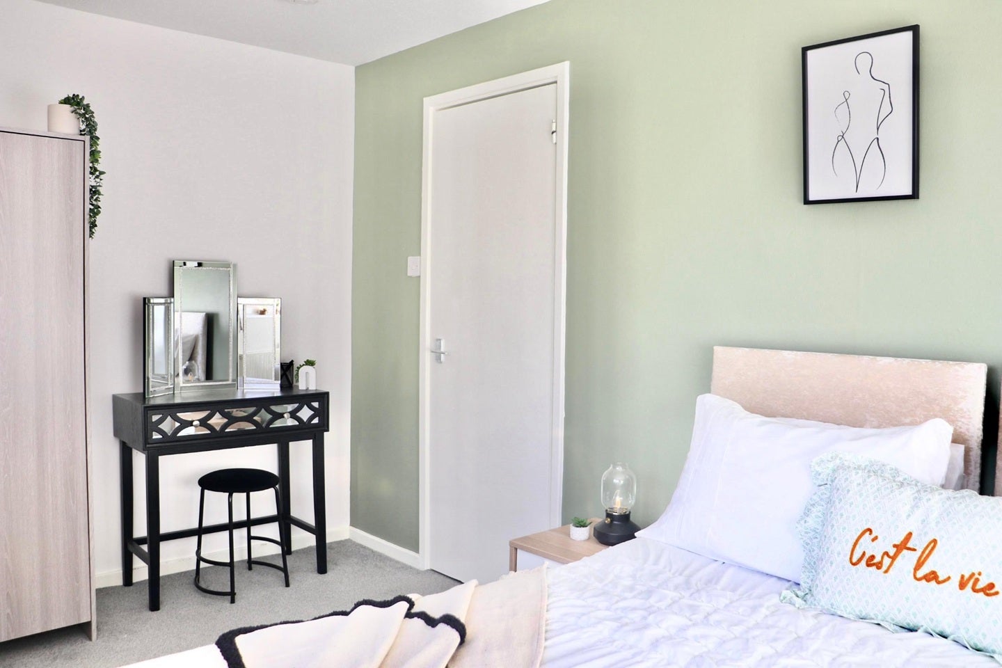 Flat Pasley Close in Greater London