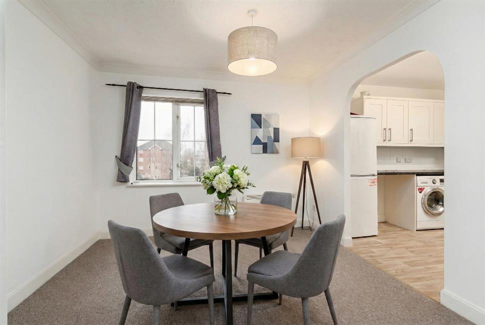 Flat Seager Drive in Cardiff