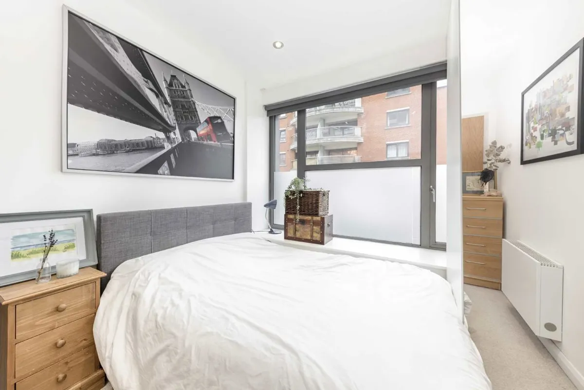 Flat Streatham High Road in Greater London