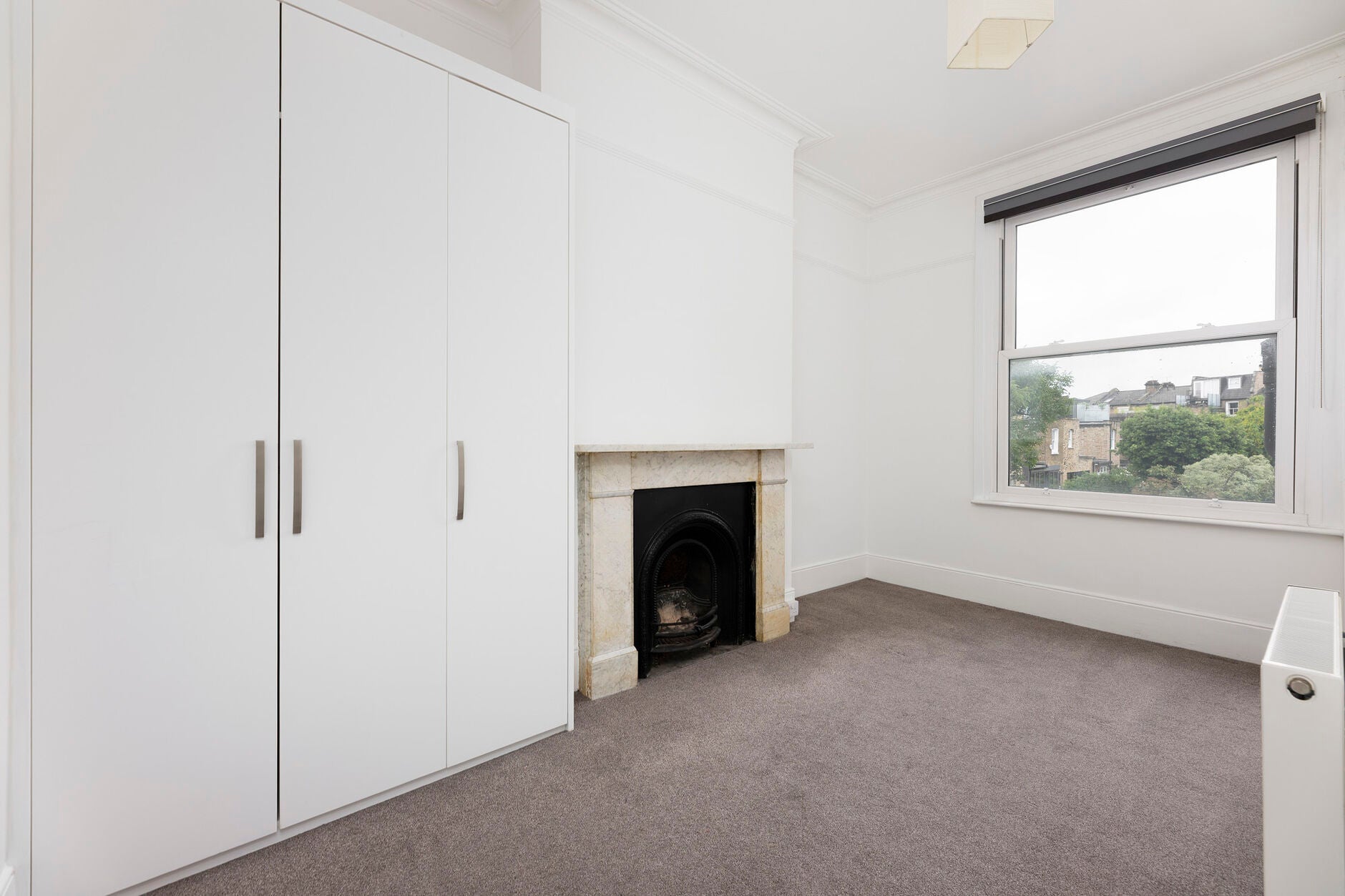 Flat Boscombe Road in Greater London