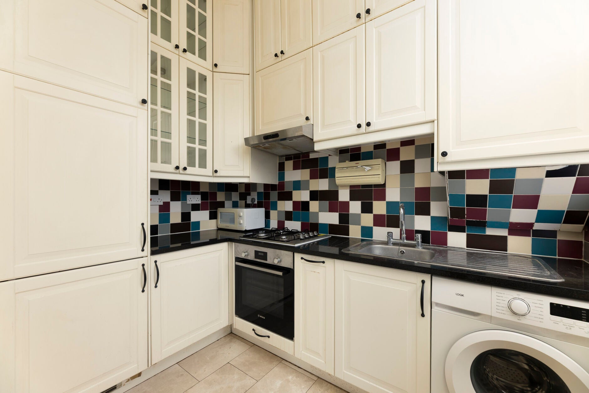 Flat Boscombe Road in Greater London