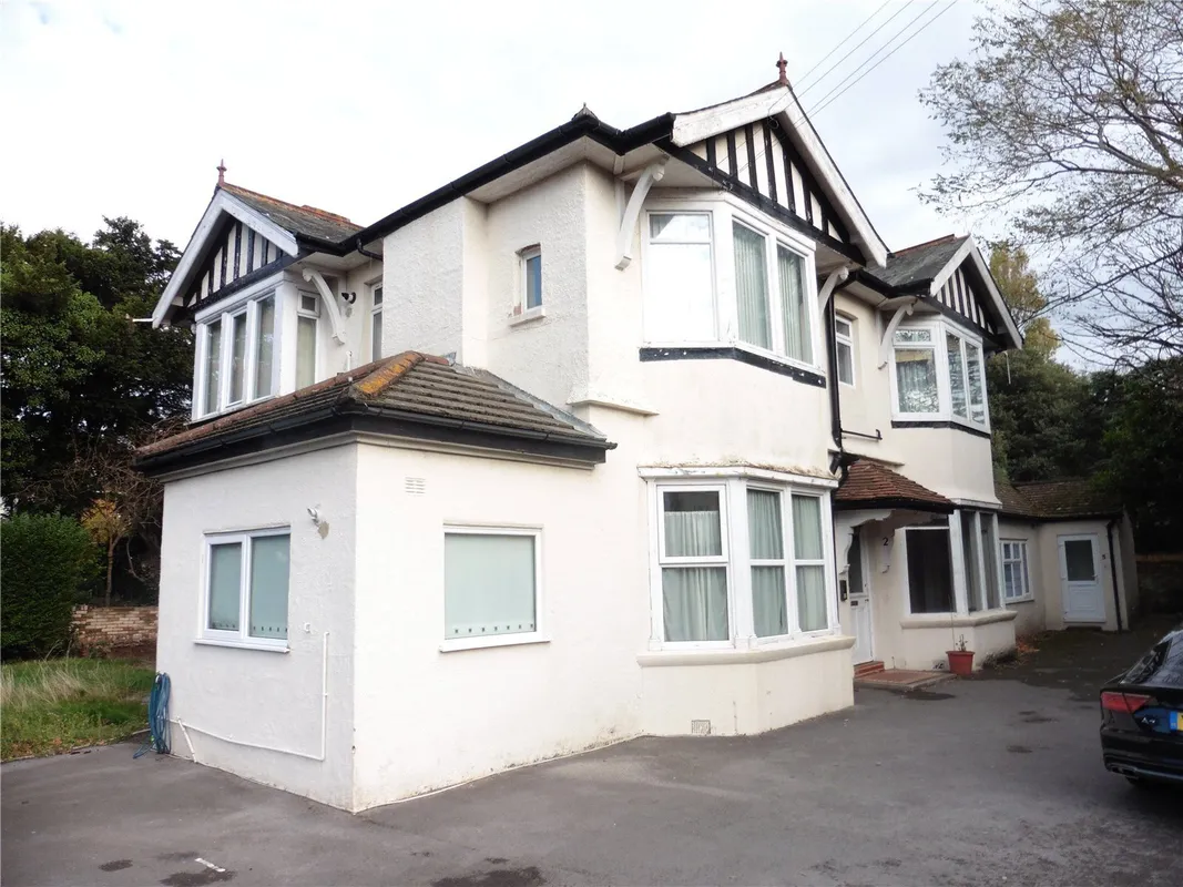 Flat Annerley Road in Bournemouth