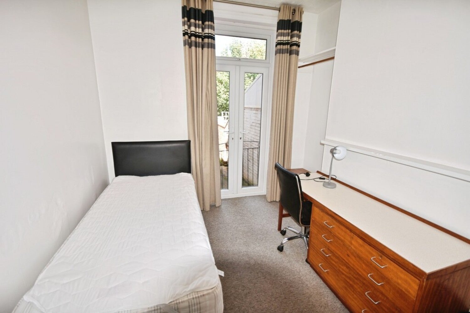 Room Monkswell Road in Exeter