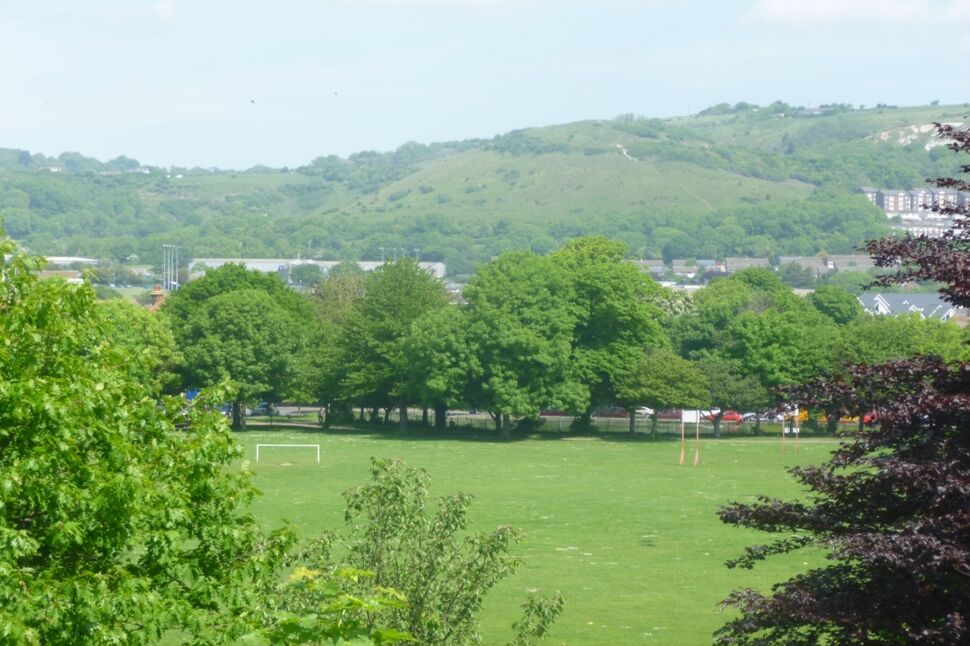 Flat Cheriton Road in Folkestone and Hythe District