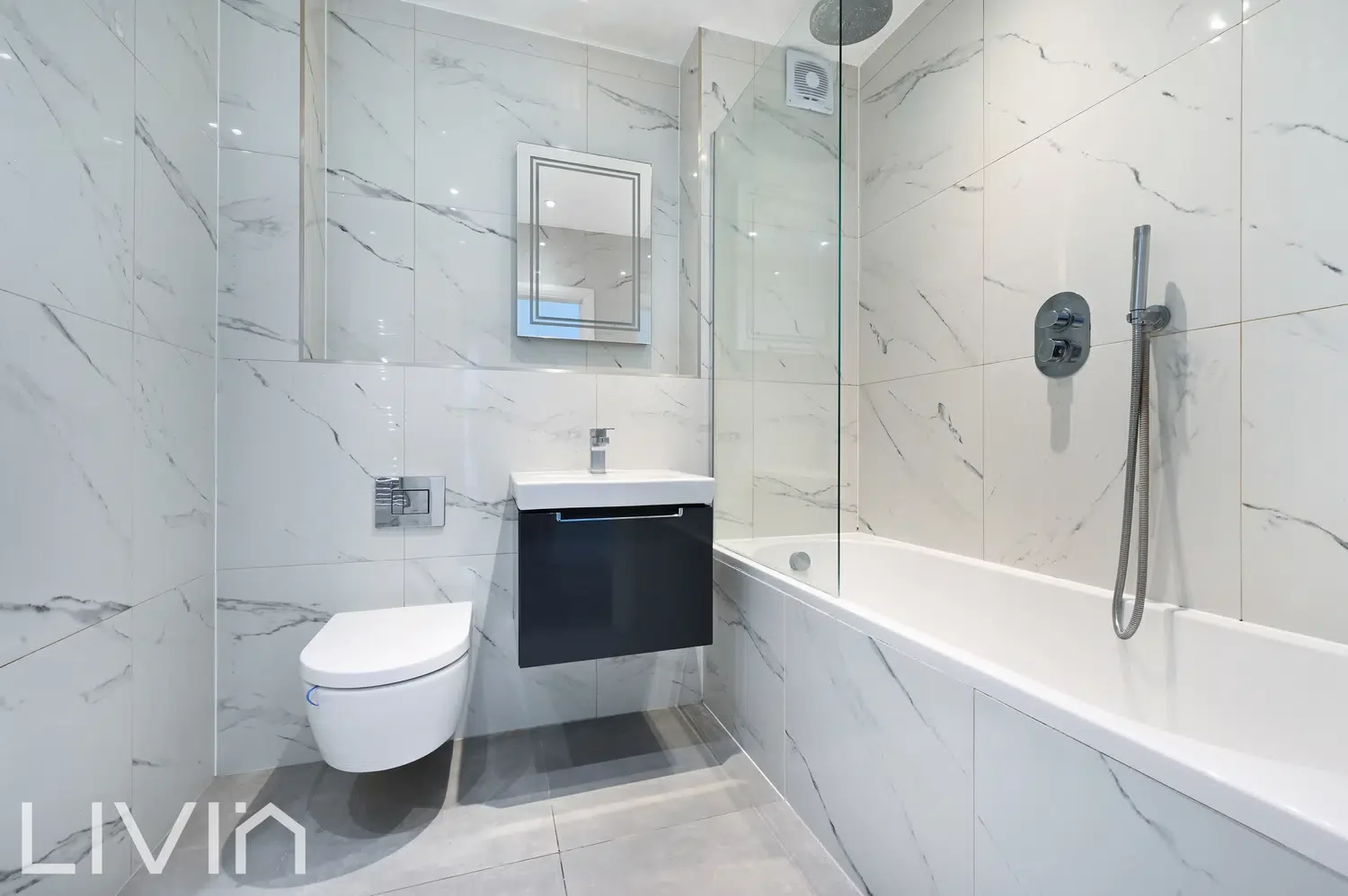 Flat Frith Road in Greater London