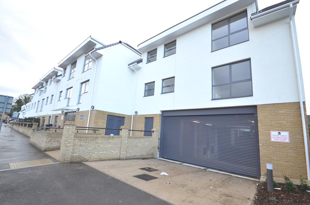 Flat Station Road in Greater London