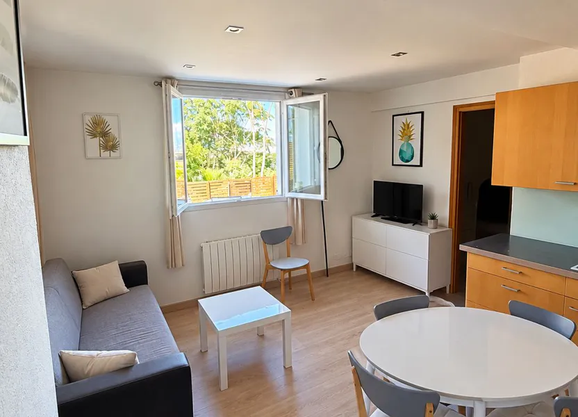 Flat Avenue de Fabron in Nice