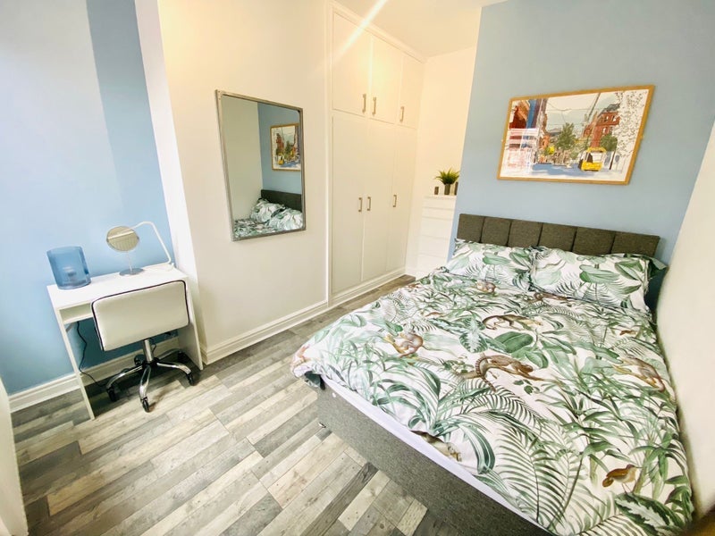 Room St Annes Road in Manchester