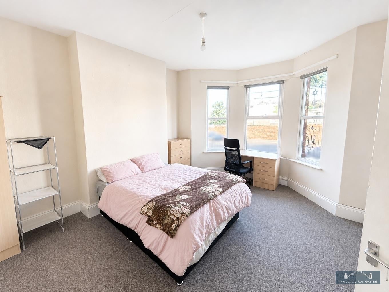 Flat Condercum Road in Newcastle upon Tyne