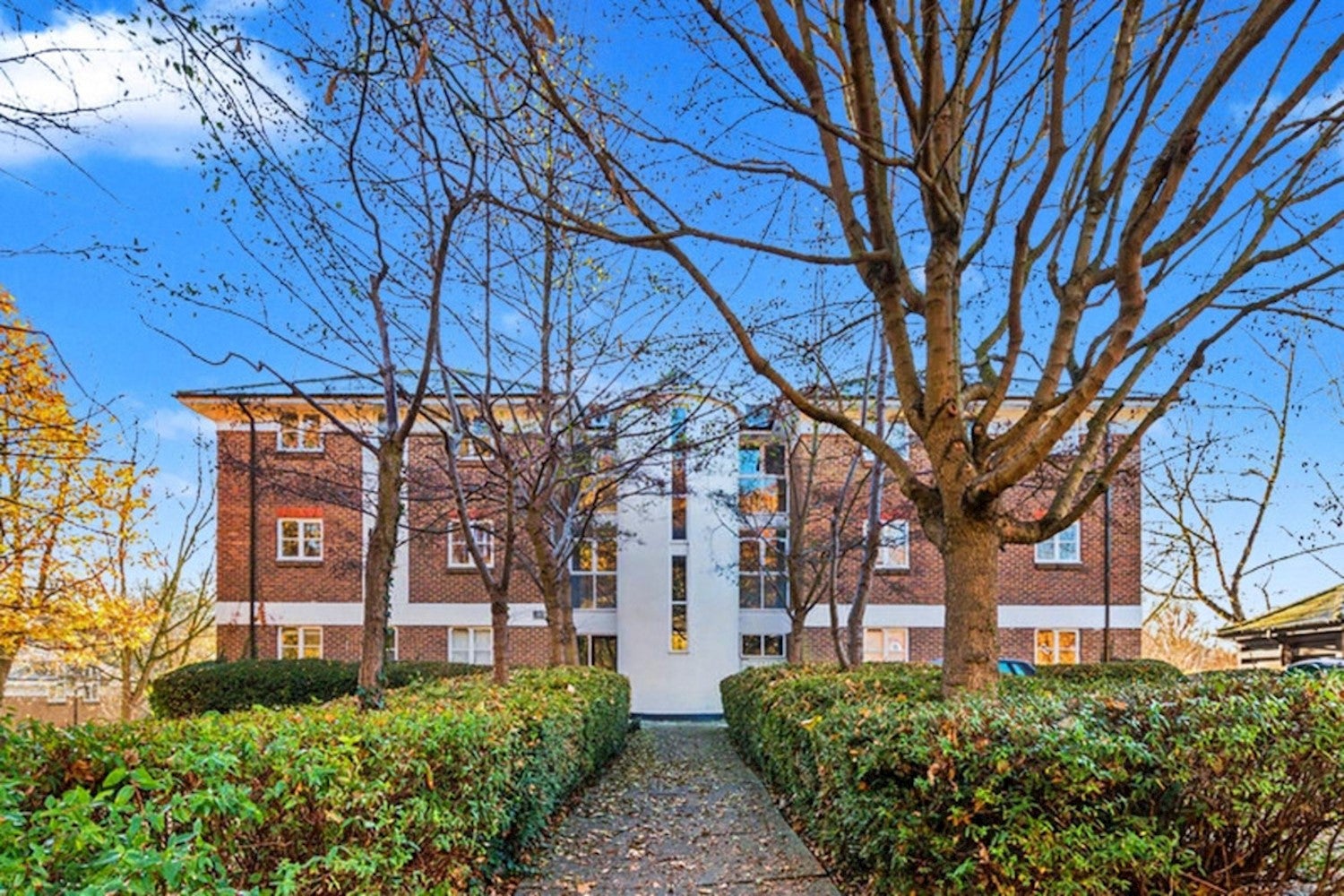 Flat St Joseph's Vale in Greater London