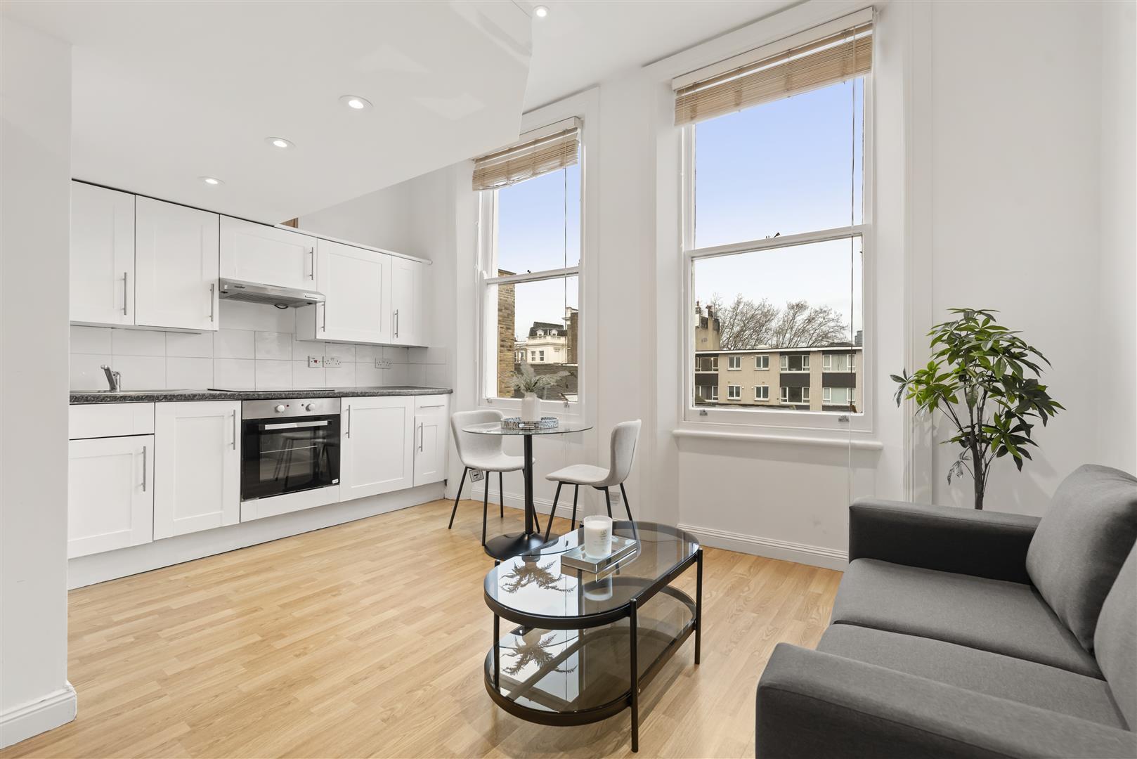 Flat Castletown Road in Greater London