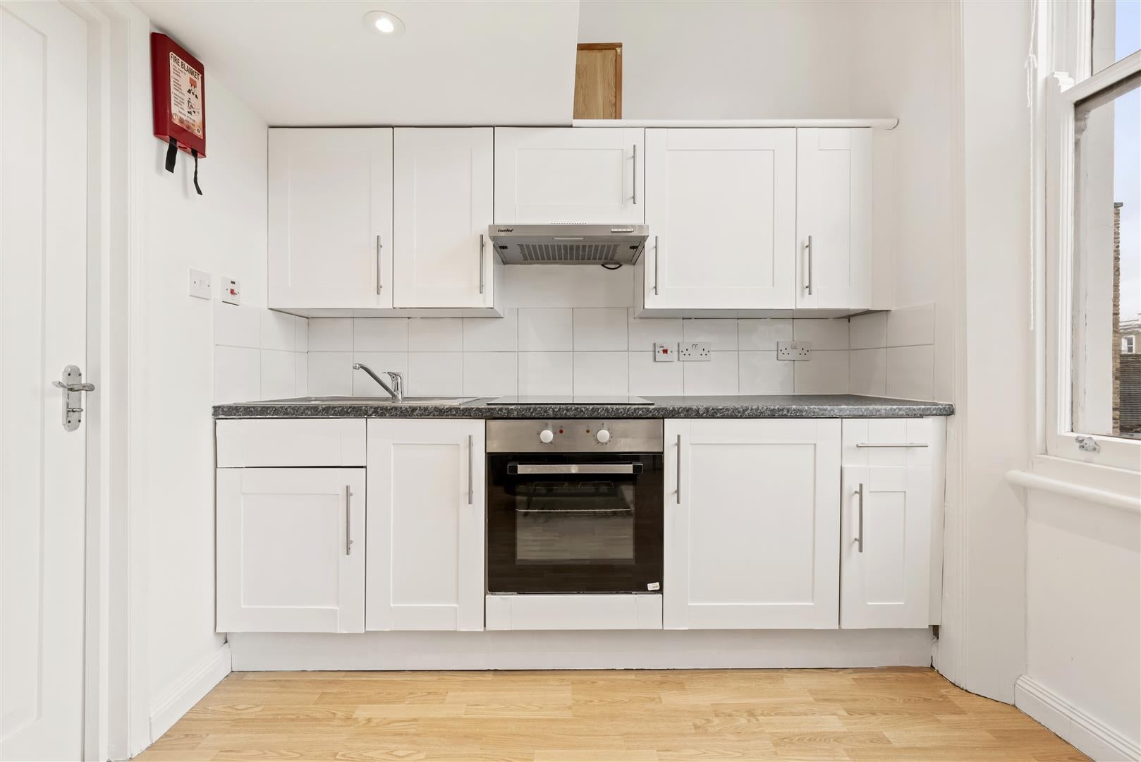Flat Castletown Road in Greater London
