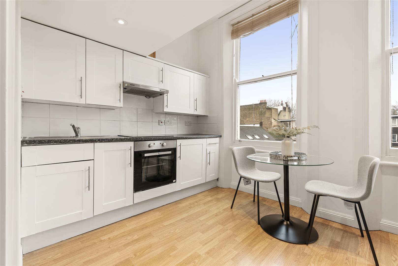 Flat Castletown Road in Greater London