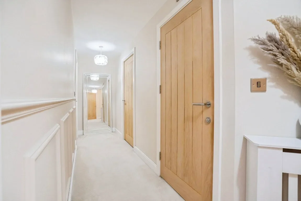 Flat Upton Rocks Avenue in Widnes