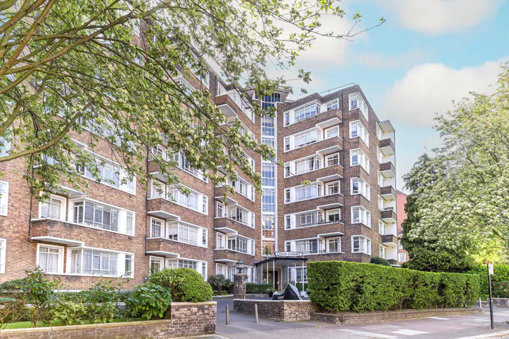 Flat Prince Albert Road in London