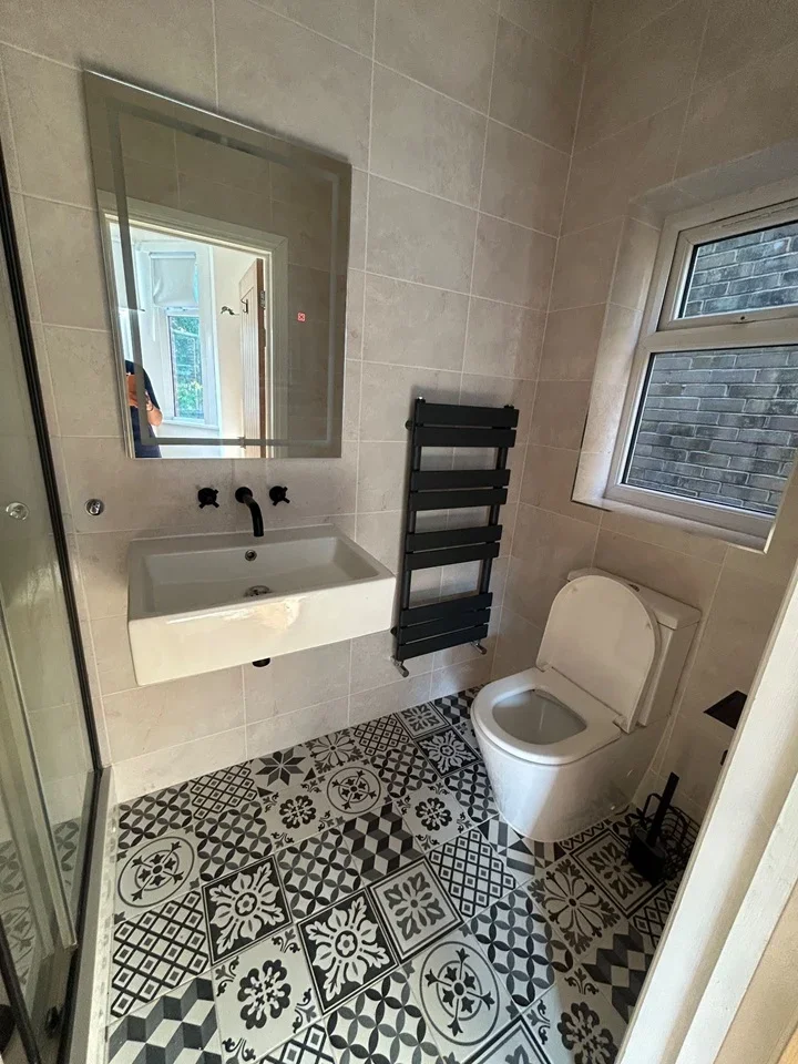 Room Hainthorpe Road in Greater London